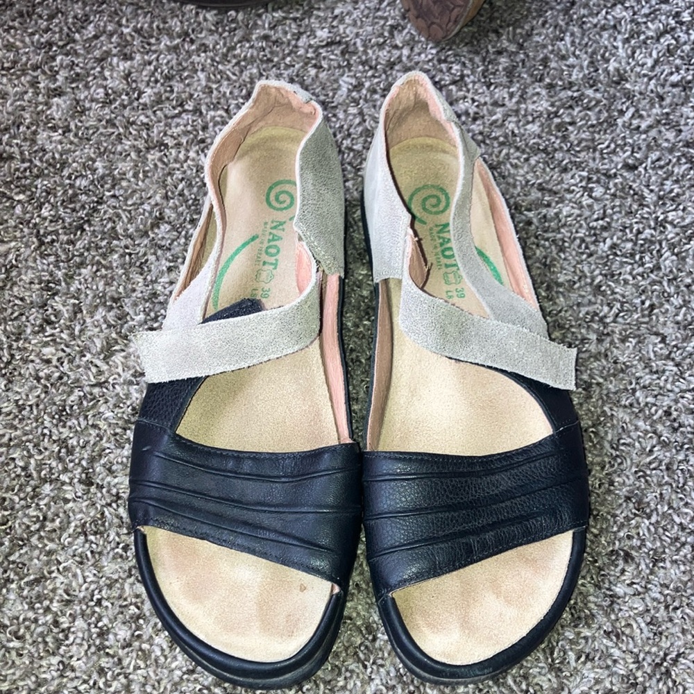 NAOT Women's Papaki Sandal Speckled Soft‎ Beige Black Leather 39/L 8